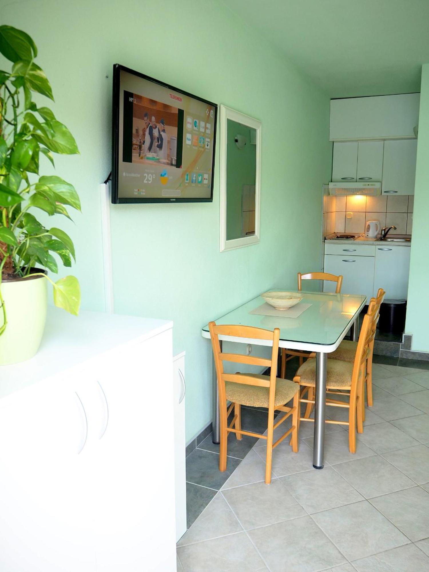 Apartmani Roko 네움 외부 사진