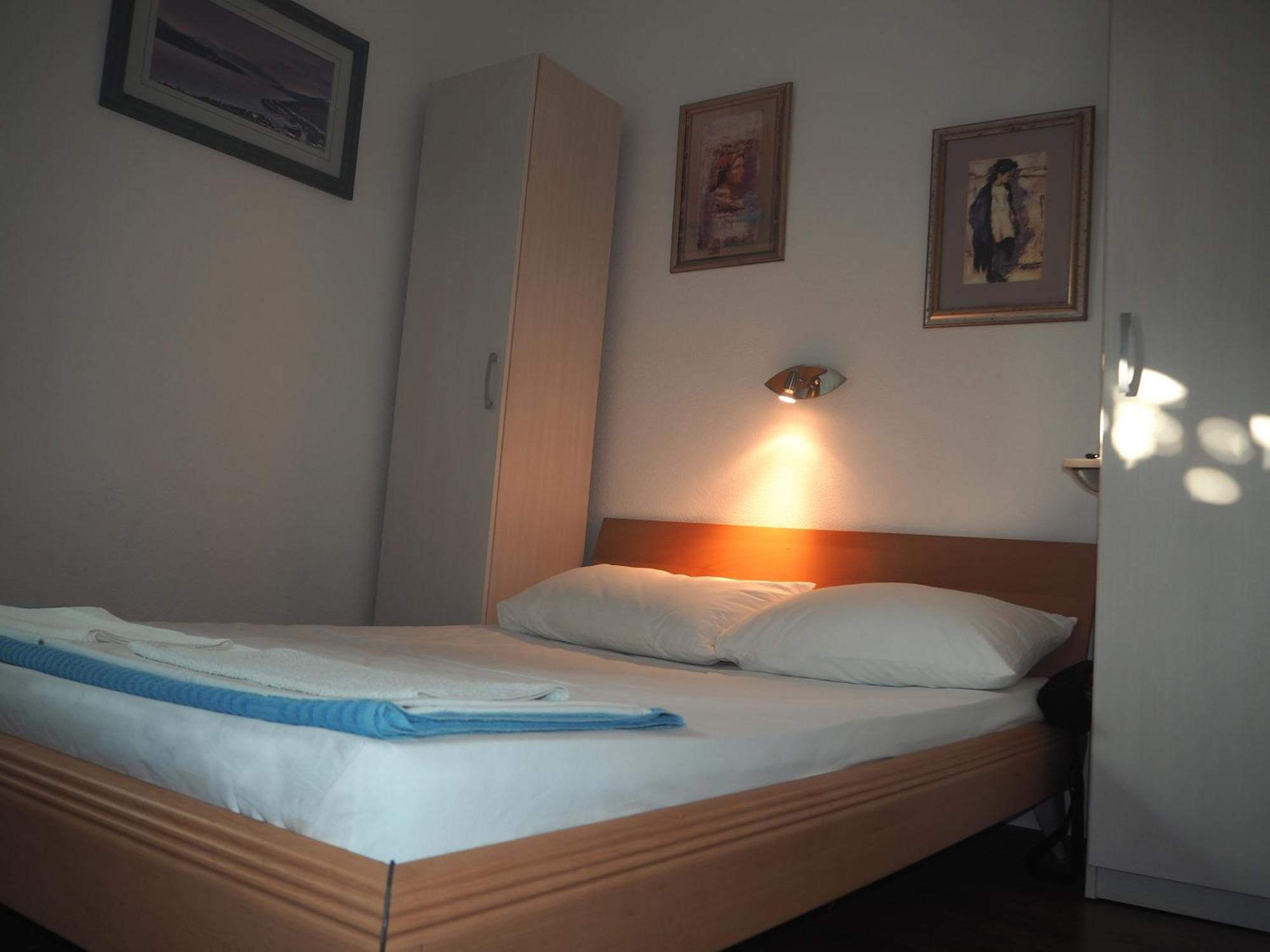 Apartmani Roko 네움 외부 사진