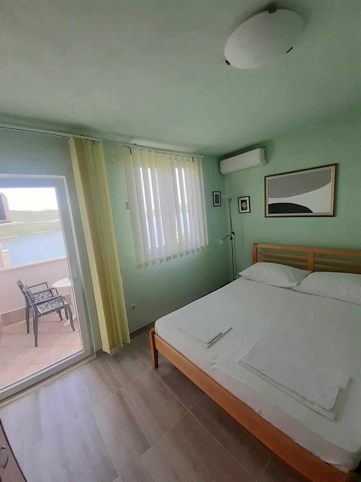 Apartmani Roko 네움 외부 사진
