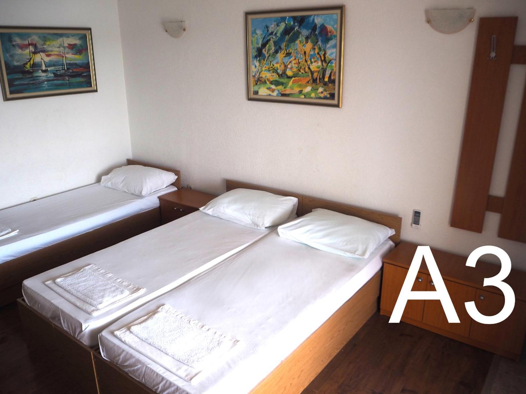 Apartmani Roko 네움 외부 사진
